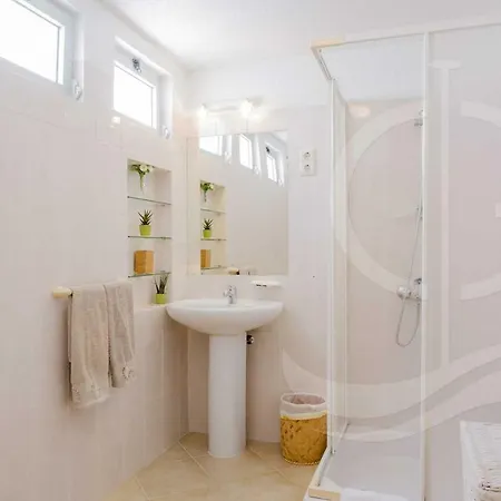Tatil Evi Casa Sol: Spacious In Vale De Lobo Almancil